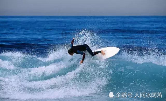 逃离废墟镇